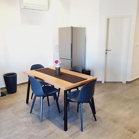 Modern Apartment Ana Premantura Exterior photo